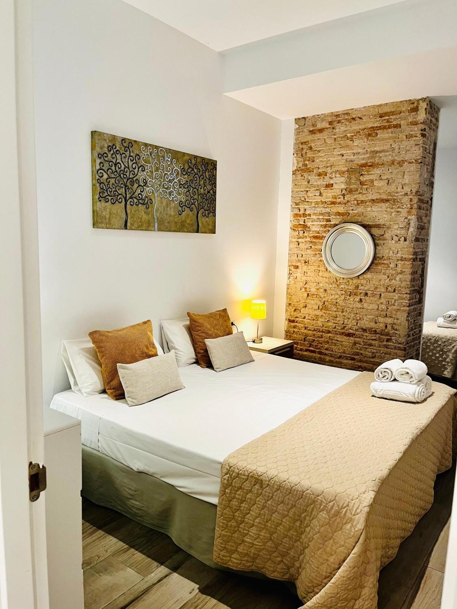 Travel Habitat Ayuntamiento Apartment Валенсия Екстериор снимка