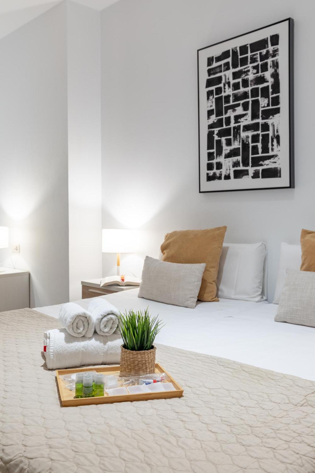 Travel Habitat Ayuntamiento Apartment Валенсия Екстериор снимка