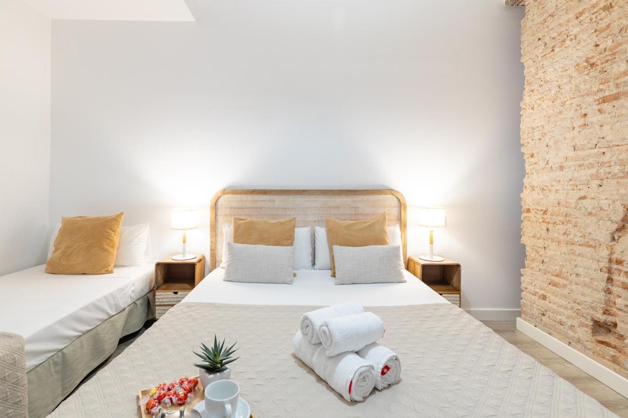 Travel Habitat Ayuntamiento Apartment Валенсия Екстериор снимка