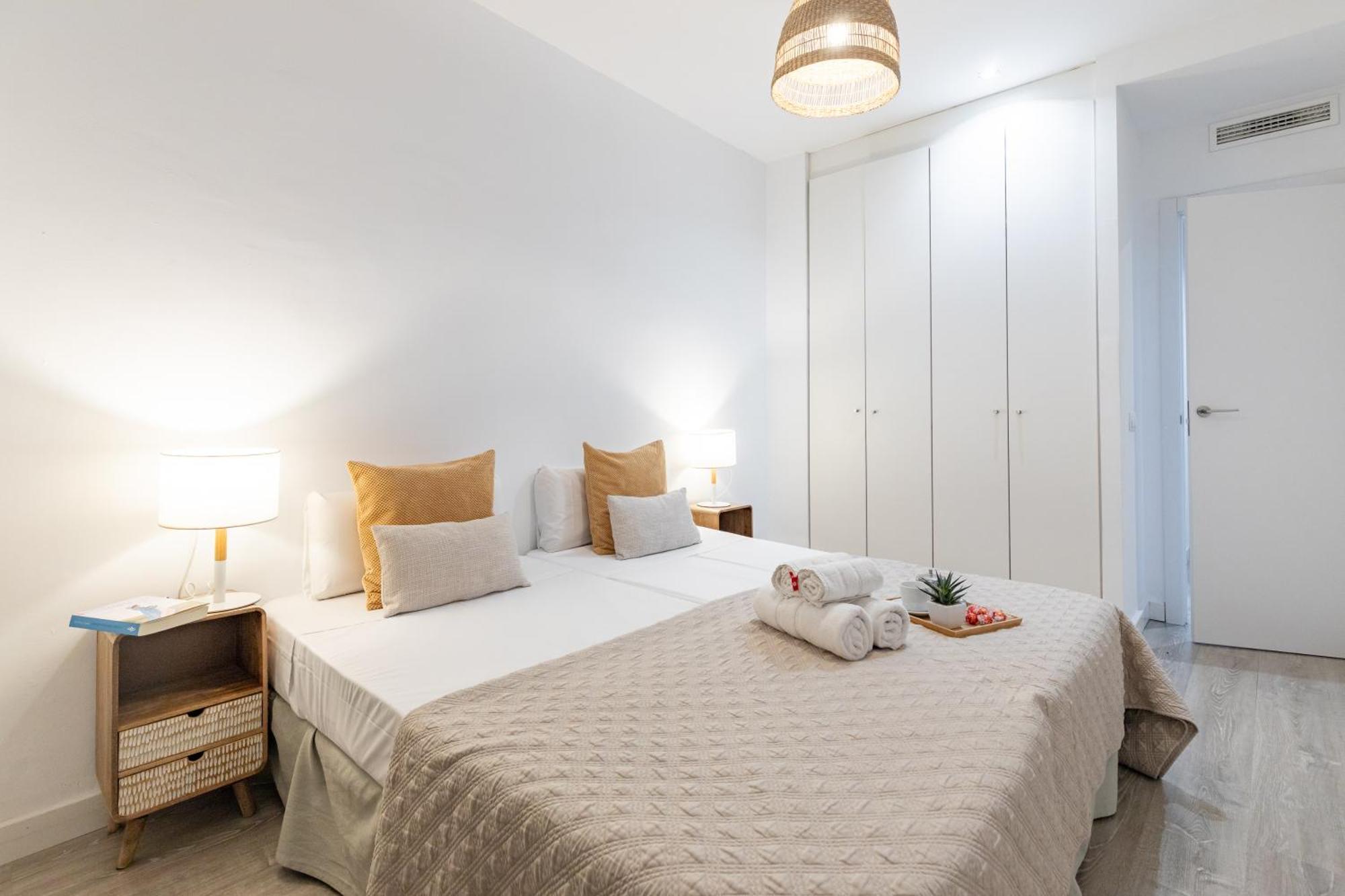 Travel Habitat Ayuntamiento Apartment Валенсия Екстериор снимка