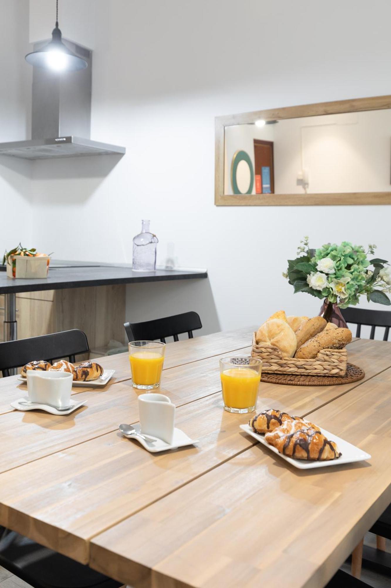 Travel Habitat Ayuntamiento Apartment Валенсия Екстериор снимка